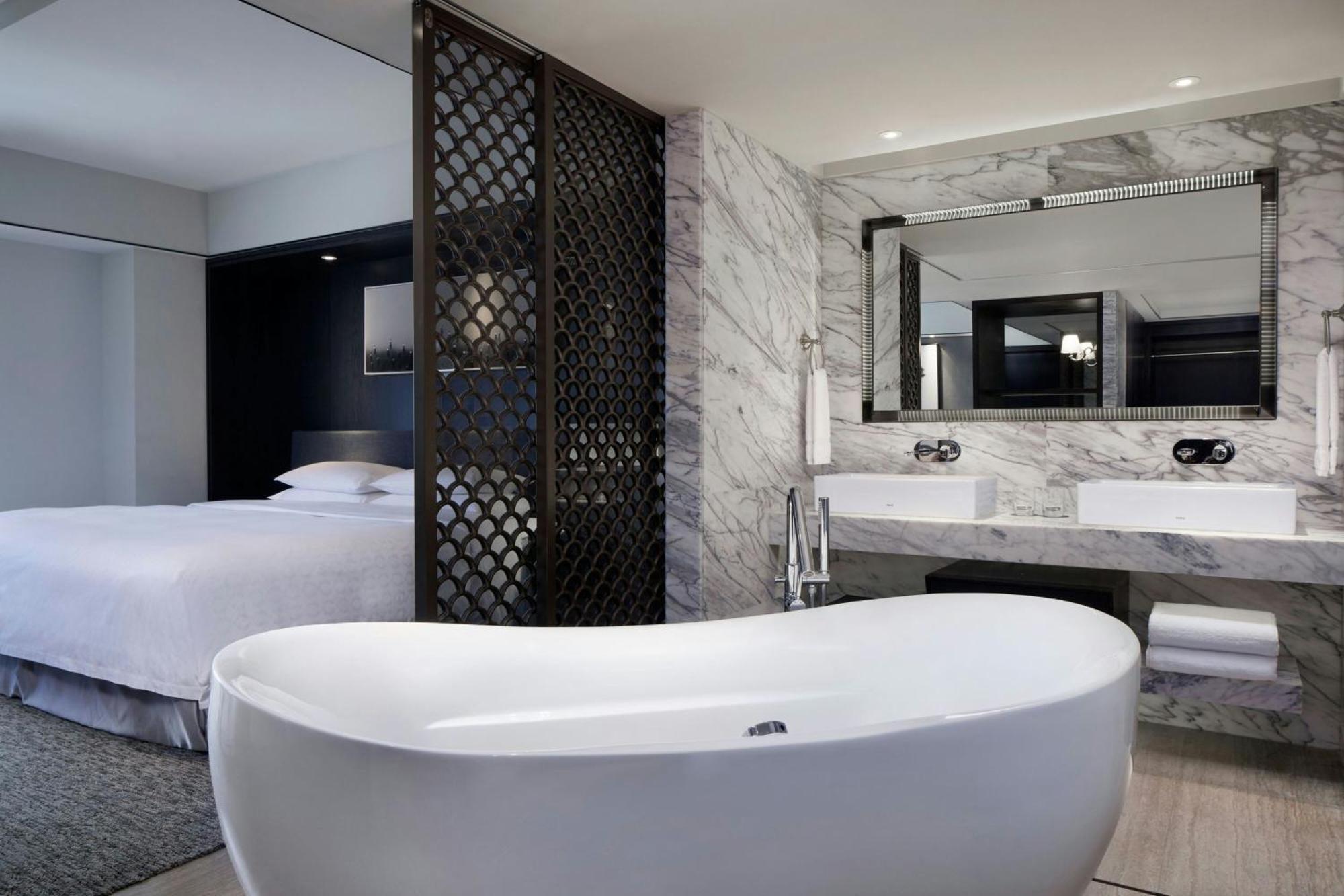 Sheraton Taitung Hotel Luaran gambar A bathroom at the hotel