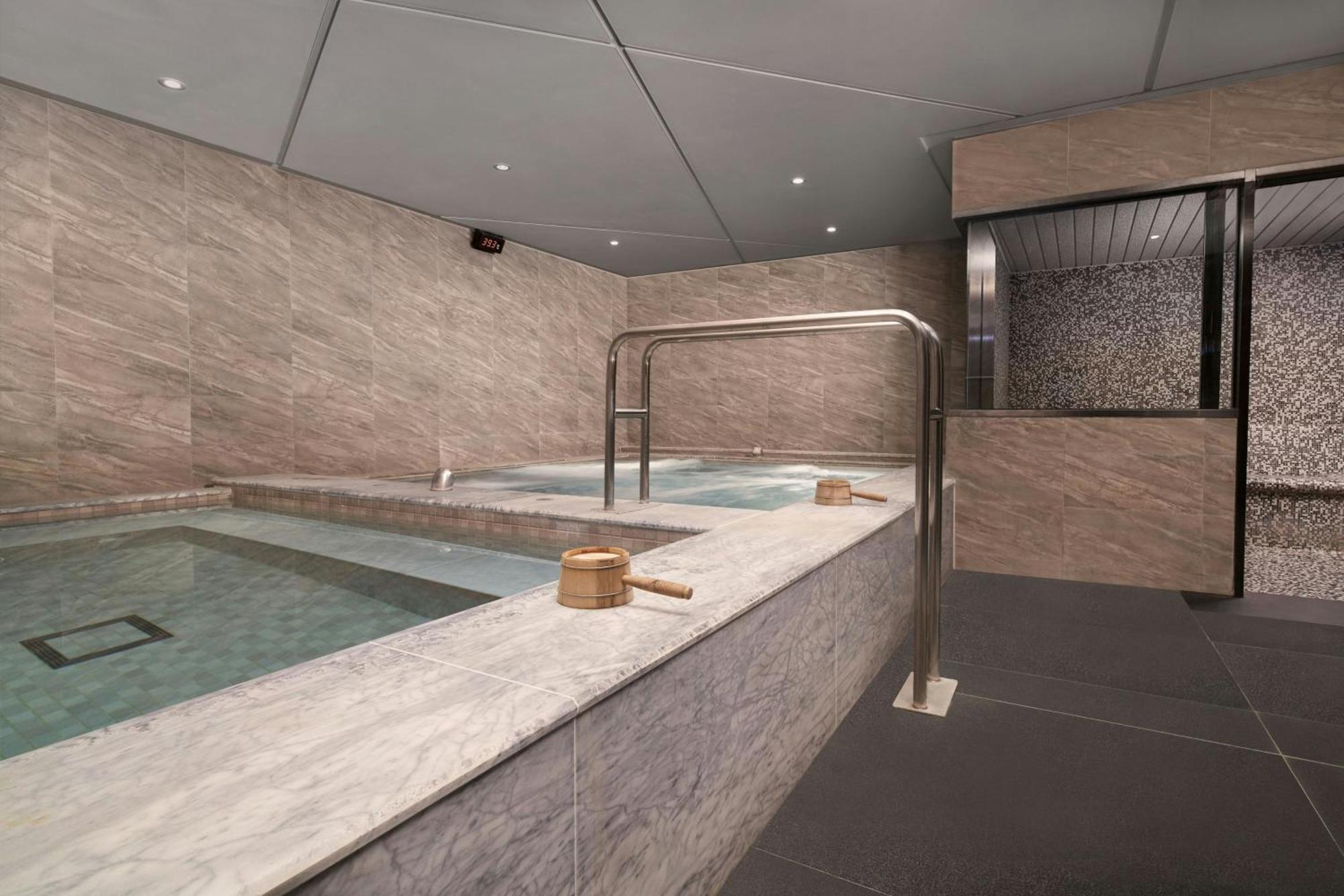 Sheraton Taitung Hotel Luaran gambar A spa in a hotel