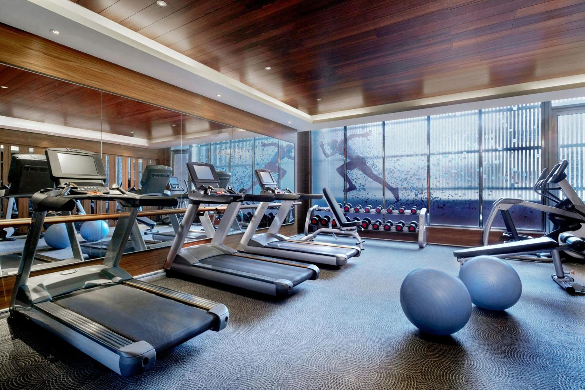 Sheraton Taitung Hotel Luaran gambar The gym at the hotel
