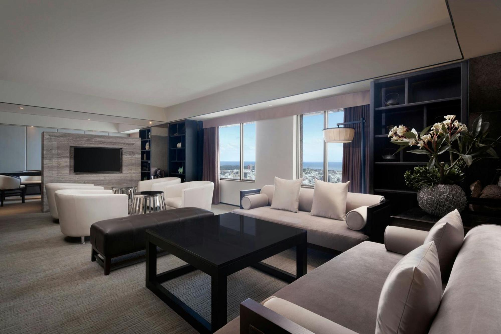 Sheraton Taitung Hotel Luaran gambar A living room in a suite at the Ritz-Carlton, Dubai